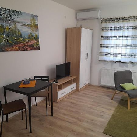 V & V Studio Apartments Ni Exterior foto